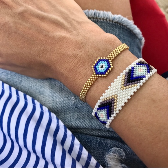 Gorgeous Handmade Ojito Bracelet - Picture 2 of 5